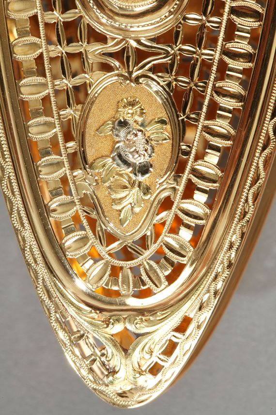 A Louis XV gold knotting shuttle.  | MasterArt